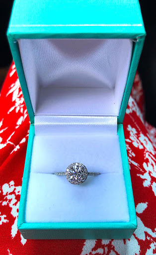 Jeweler «K Hollis Jewelers», reviews and photos, 147 S Randall Rd, Batavia, IL 60510, USA