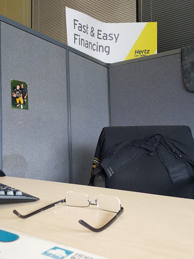 Used Car Dealer «Hertz Car Sales Des Plaines», reviews and photos, 2170 Mannheim Rd, Des Plaines, IL 60018, USA