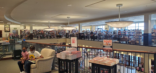 Book Store «Barnes & Noble», reviews and photos, 91 Old Country Rd, Carle Place, NY 11514, USA