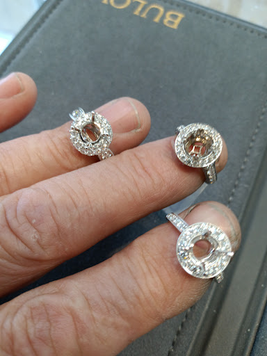 Jeweler «Marlowe Credit Jewelers», reviews and photos, 16055 Cross Bay Blvd, Jamaica, NY 11414, USA