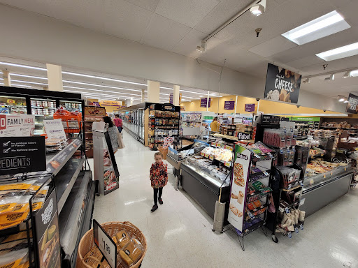 Grocery Store «Giant Food», reviews and photos, 10400 Old Georgetown Rd, Bethesda, MD 20814, USA