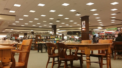 Book Store «Barnes & Noble», reviews and photos, 760 SE Maynard Rd, Cary, NC 27511, USA