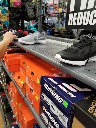 Pet Supply Store «Centinela Feed & Pet Supplies», reviews and photos, 2320 Harbor Blvd, Costa Mesa, CA 92626, USA