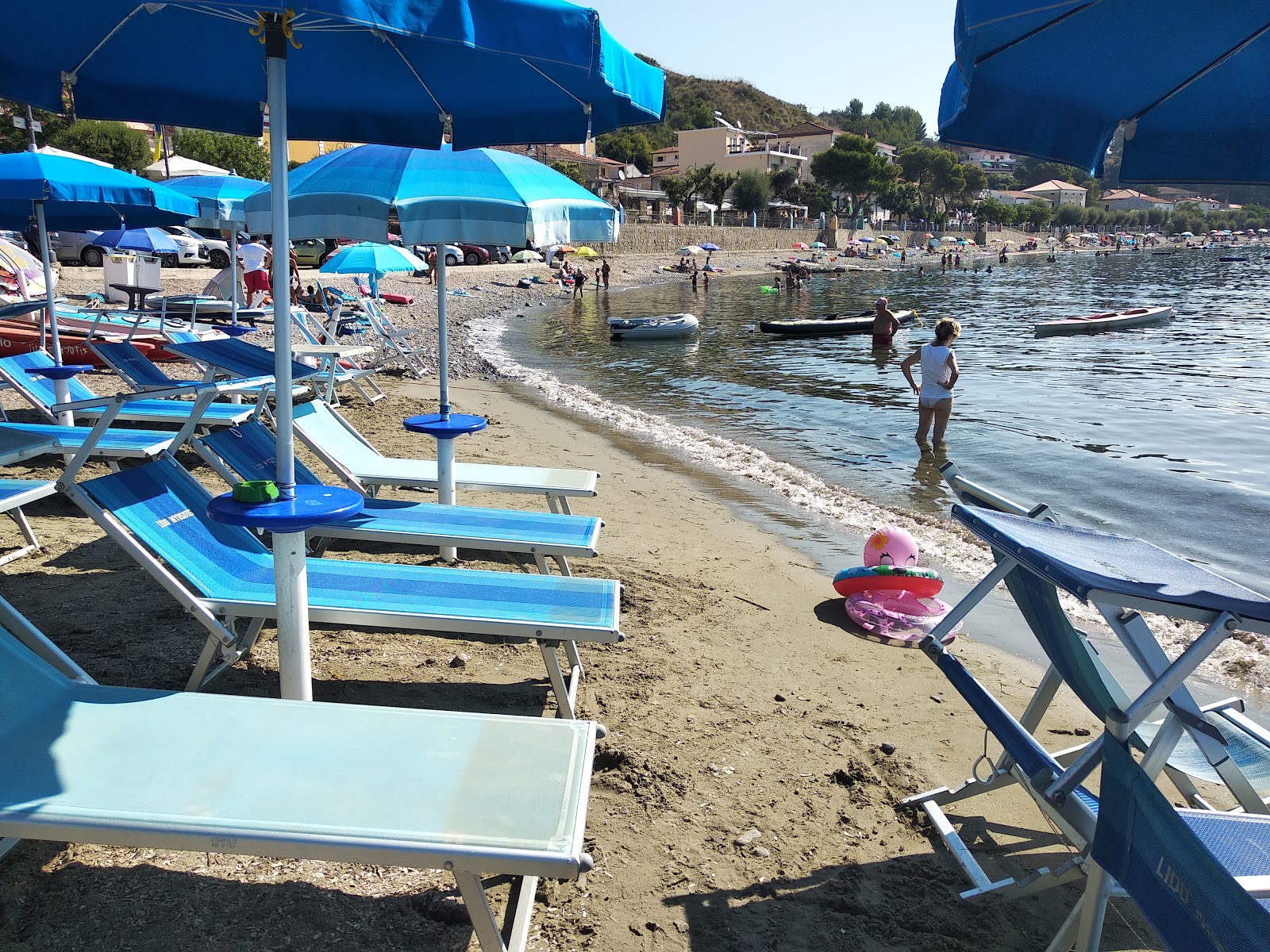 Photo of Pioppi beach and the settlement