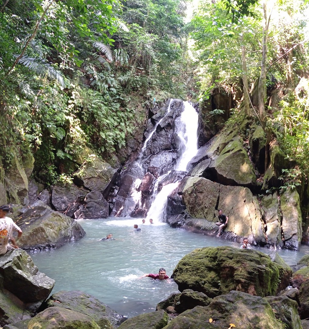 Pria Laot Waterfall: Harga Tiket, Foto, Lokasi, Fasilitas dan Spot