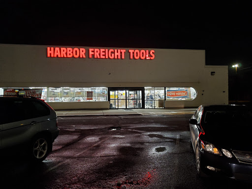 Hardware Store «Harbor Freight Tools», reviews and photos, 32706 John R Rd, Madison Heights, MI 48071, USA