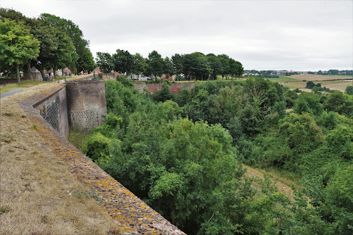 attractions Remparts de Montreuil-sur-Mer Montreuil-sur-Mer