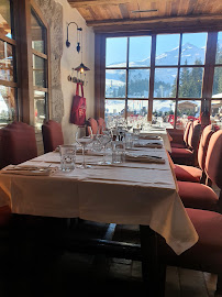 Atmosphère du Restaurant français Le Chalet de Pierres à Courchevel - n°15