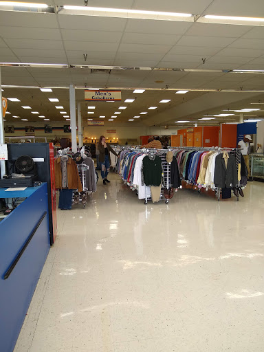 Thrift Store «Goodwill of North Georgia: Kennesaw Store and Donation Center», reviews and photos, 2500 Cobb Pkwy N, Kennesaw, GA 30152, USA