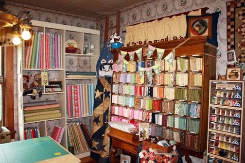 Quilt Shop «The Little Red Hen», reviews and photos, 612 Hope Ave, Muscatine, IA 52761, USA