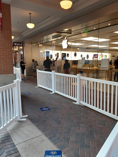 Computer Store «Apple Short Pump Town Center», reviews and photos, 11800 W Broad St, Henrico, VA 23233, USA