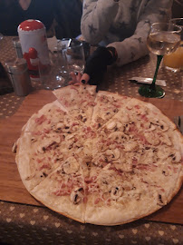 Tarte flambée du Restaurant de spécialités alsaciennes Les Bateliers à Colmar - n°19