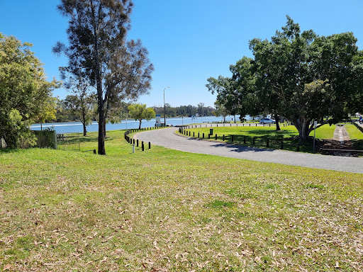 Charles Holm Park, 46 Chindrina St, Hope Island QLD 4212