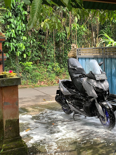 Guntur Cuci Motor Salju (Moto Wash)