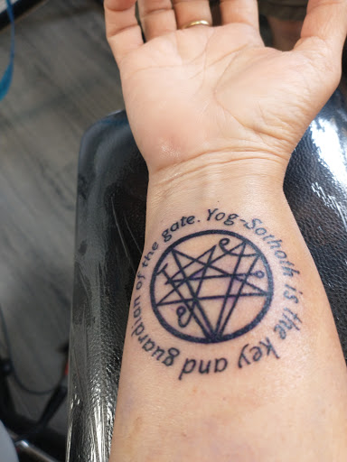 Tattoo Shop «Steel Heart Tattoo», reviews and photos, 40 E Market St, Harrisonburg, VA 22801, USA