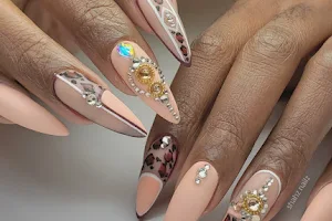 Shahz Nailz Clinique image