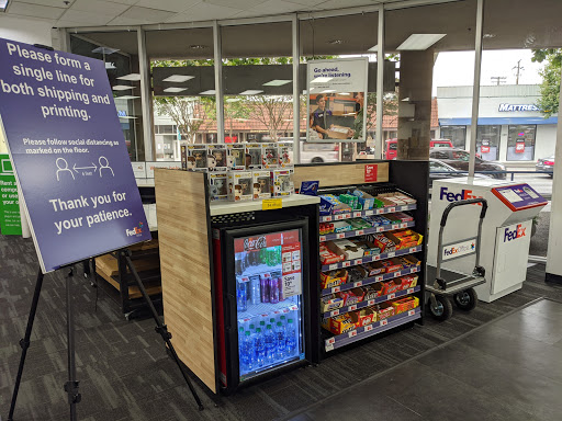 Print Shop «FedEx Office Print & Ship Center», reviews and photos, 1194 El Camino Real, Menlo Park, CA 94025, USA