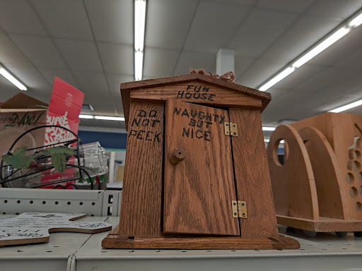 Thrift Store «Lake Hallie Goodwill Retail Store & Training Center», reviews and photos, 2759 S Prairie View Rd, Chippewa Falls, WI 54729, USA