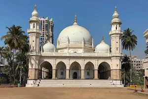 Hasnabad Dargah image