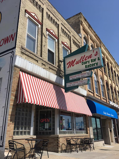 Mullens Dairy Bar, 212 W Main St, Watertown, WI 53094, Ice Cream Shop