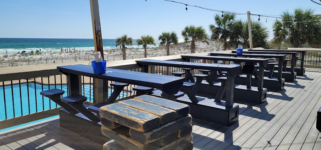 Upper Deck Beach Bar & Grill 32548