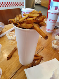 Frite du Restaurant de hamburgers Five Guys Dijon Toison d'Or - n°18