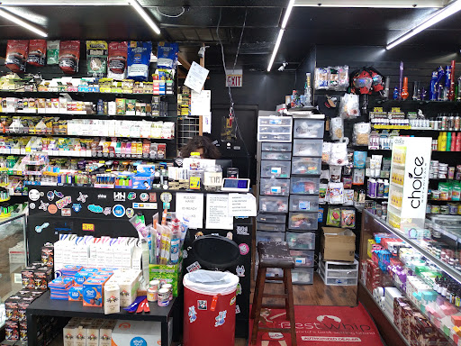 Tobacco Shop «Mr. SMOKE (smoke shop)», reviews and photos, 4347 Gunn Hwy, Tampa, FL 33618, USA