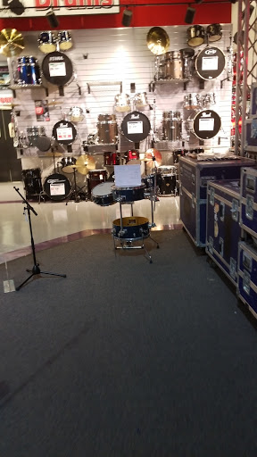 Musical Instrument Store «Sam Ash Music Stores», reviews and photos, 11805 Commons Dr, Cincinnati, OH 45246, USA