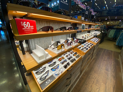 Sporting Goods Store «Bass Pro Shops», reviews and photos, 1000 Basspro Dr, Houston, TX 77047, USA