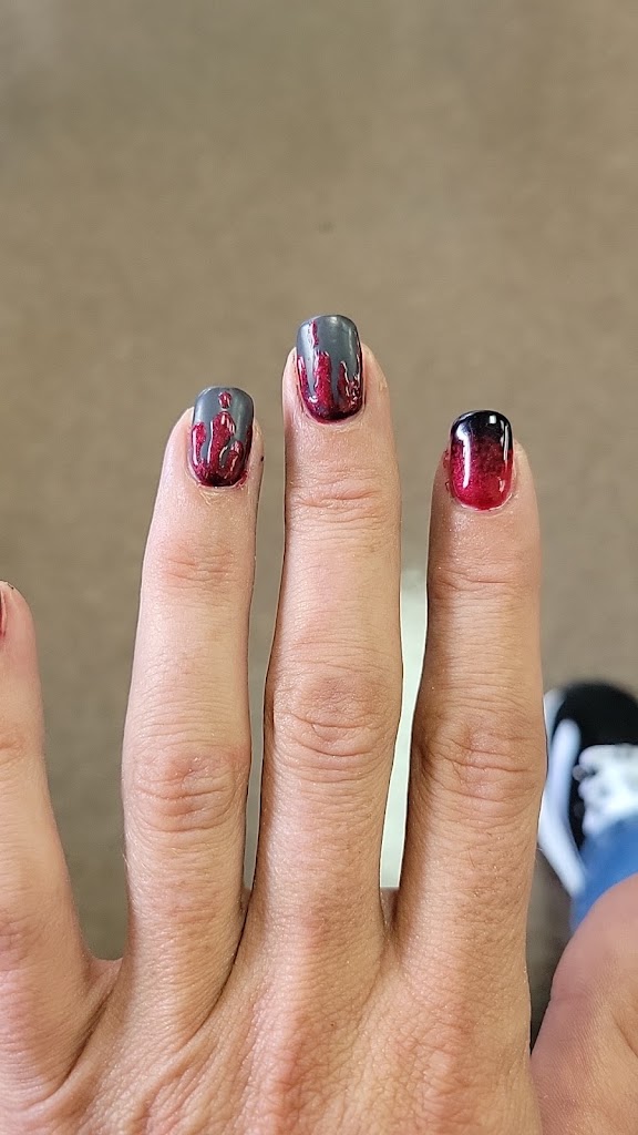 Ladies Nails 46703