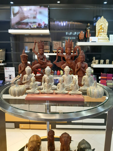 ចែដា ផ្សារថូម៉ាក់ បោះដុំគ្រឿងក្រអូប ប្រែនល្បីៗតាមអនឡាញ