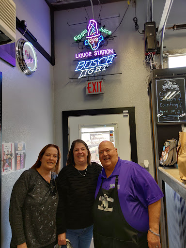 Liquor Store «Giggle Juice Liquor Station», reviews and photos, 600 W Main St, Anamosa, IA 52205, USA