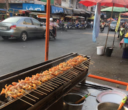 บ้านหมูสะเต็ะคุณส้ม สูตรแม่อุไร photo