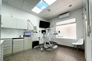 Clínica Dental Dr. Ortiz image