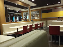 Atmosphère du Restauration rapide McDonald's à Saint-Priest - n°13