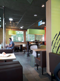 Atmosphère du Restauration rapide McDonald's à Fontaine - n°13