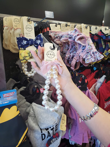 Pet Supply Store «Unleashed by Petco», reviews and photos, 20649 SW Roy Rogers Rd #301, Sherwood, OR 97140, USA