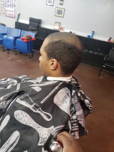 Barber Shop «Marlos Barbershop», reviews and photos, 5917 E 86th St, Indianapolis, IN 46250, USA