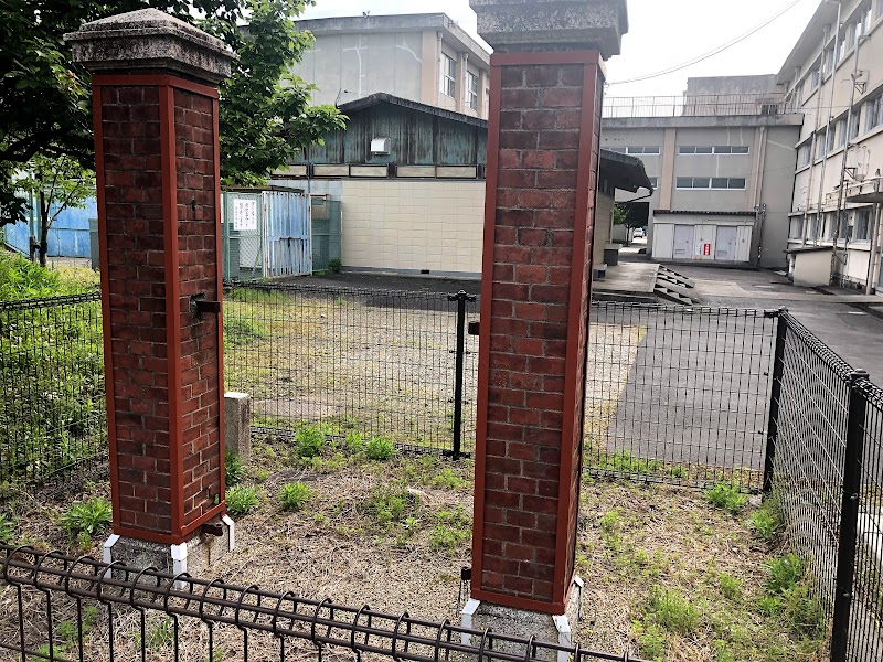 旧陸軍病院の東通用門の門柱