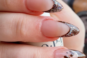 Vip Nails - McLearen Square image