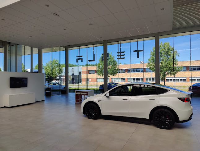 Tesla Brugge - Autodealer