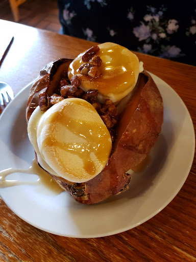 American Restaurant «Cracker Barrel Old Country Store», reviews and photos, 380 N Jacob Dr, Bloomington, IN 47404, USA