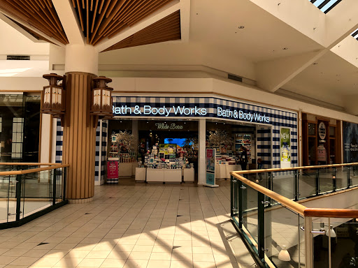 Shopping Mall «Stratford Square Mall», reviews and photos, 152 Stratford Dr, Bloomingdale, IL 60108, USA