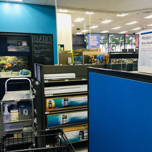 Pet Supply Store «Petco Animal Supplies», reviews and photos, 5215 Lakewood Blvd, Lakewood, CA 90712, USA