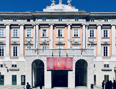 Tržaško operno gledališče Verdi Piazza Giuseppe Verdi, 1, 34121 Trieste TS, Italija