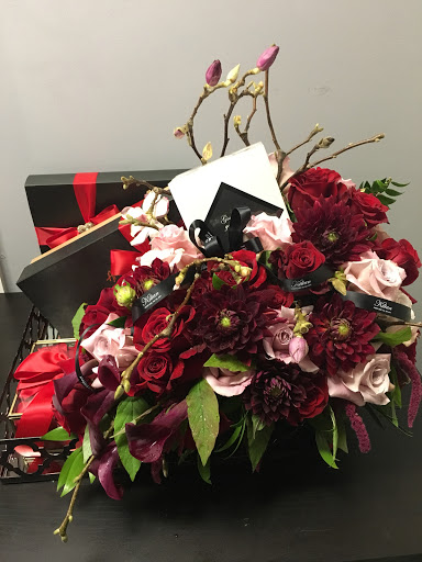 Florist «Fleur De Lis Florists», reviews and photos, 6588 Quinton Ln, Tujunga, CA 91042, USA