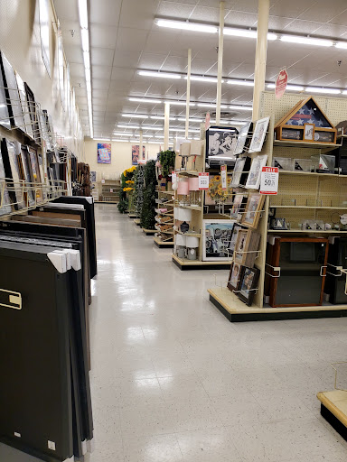 Craft Store «Hobby Lobby», reviews and photos, 255 W Roosevelt Rd, Lombard, IL 60148, USA