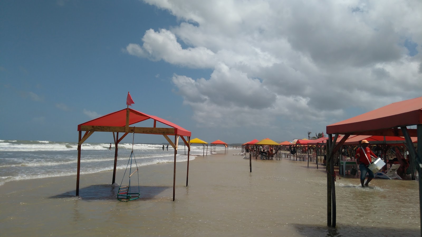 Foto von Araçagy Beach mit feiner beiger sand Oberfläche