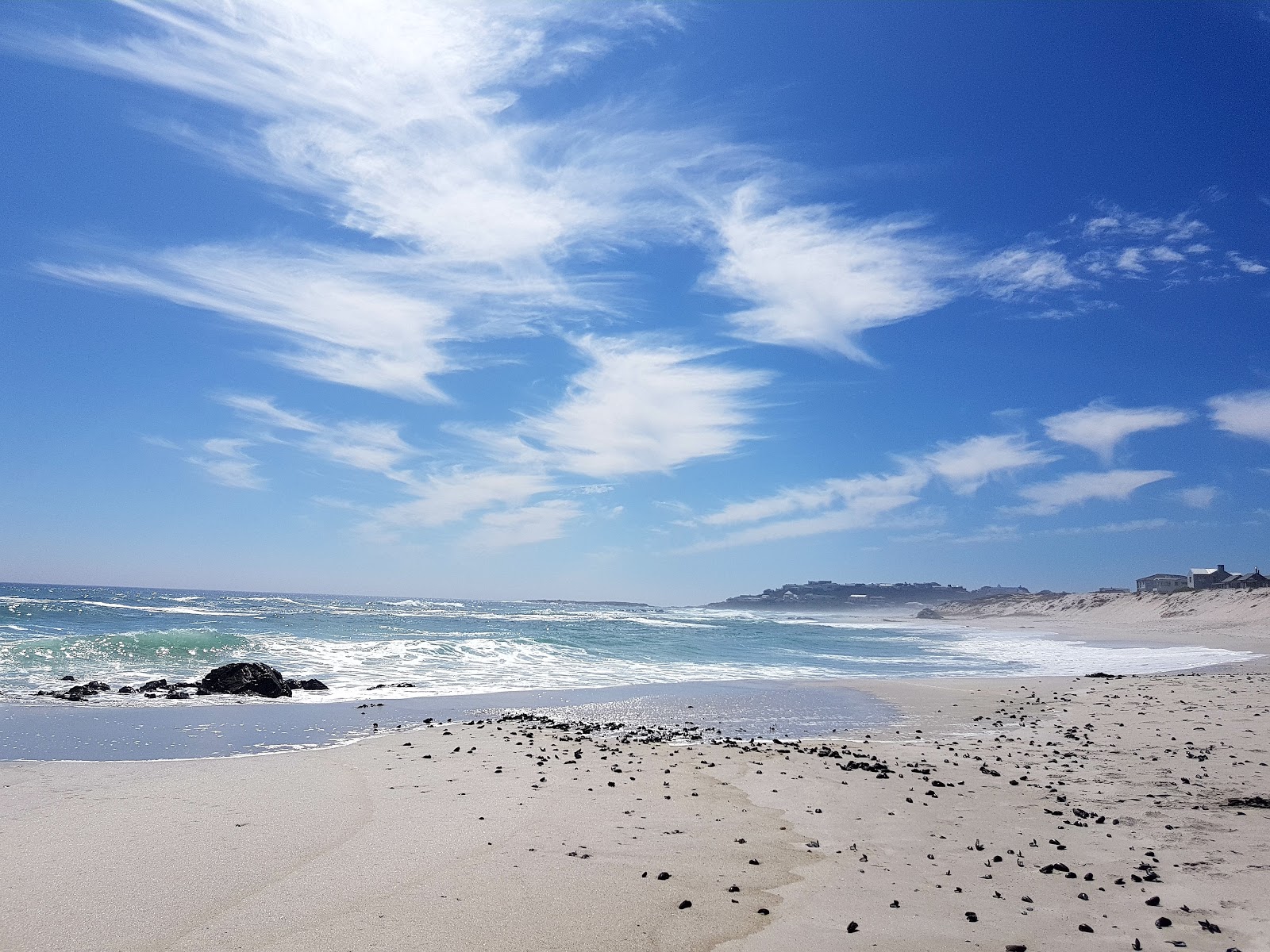 Fotografie cu Yzerfontein beach cu o suprafață de nisip beige