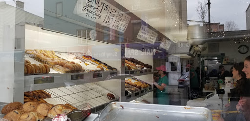 Donut Shop «Peter Pan Donut & Pastry Shop», reviews and photos, 727 Manhattan Ave, Brooklyn, NY 11222, USA